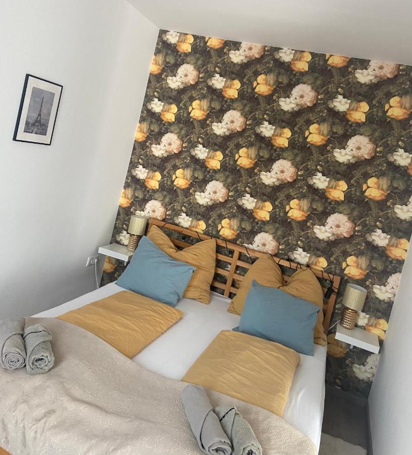 Gyoengy Apartman Sopron Exterior foto